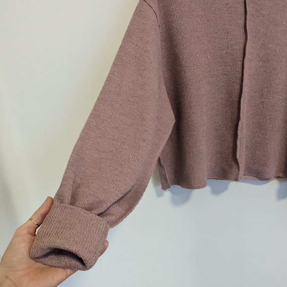 Urban Outfitters raw-hem mock neck knit sweater - Picture 4 of 9